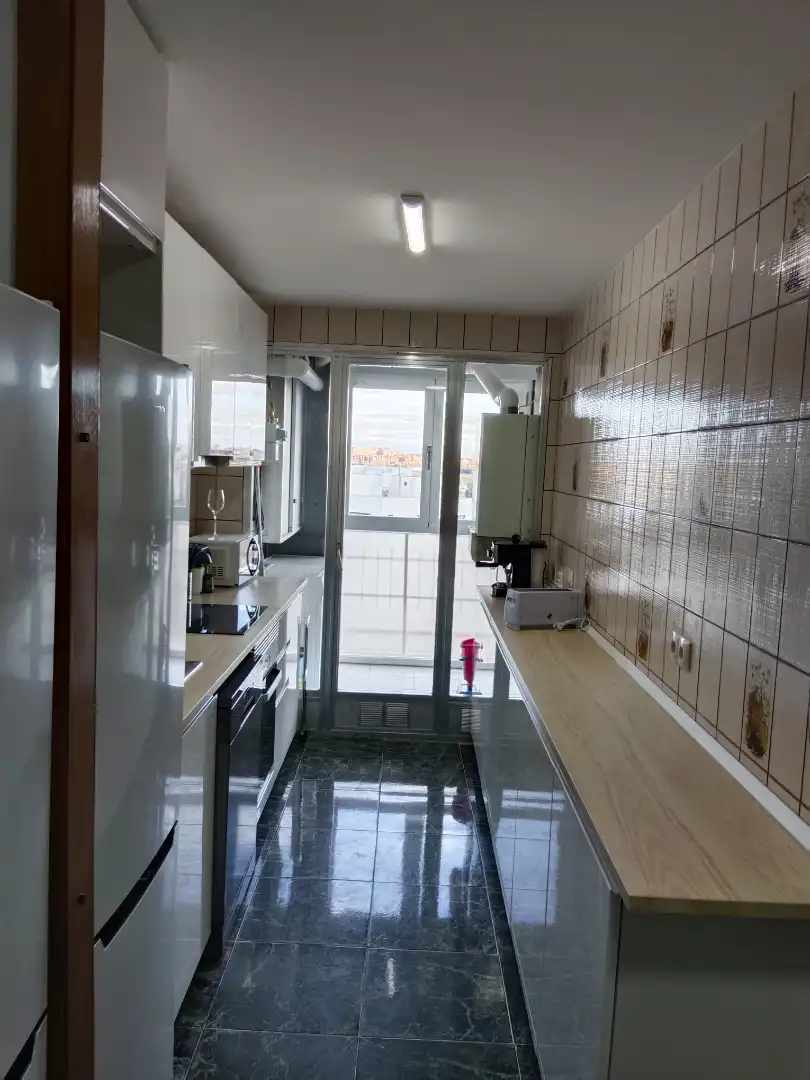 Habitación en Calle Pintor Velazquez, Norte - Universidad