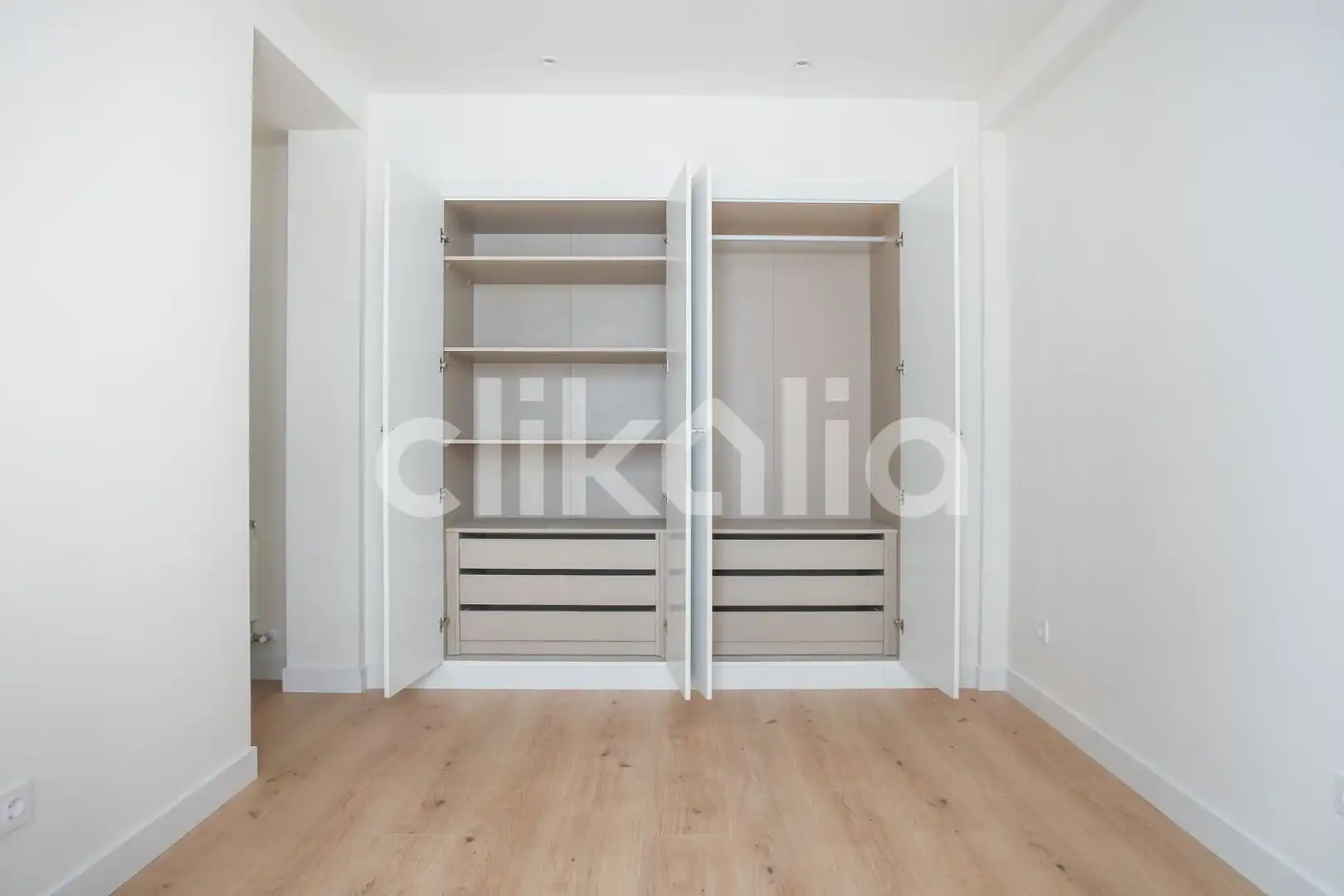 Habitación de Piso en venta en Madrid con Aire acondicionado, Calefacción y Jardín privado
