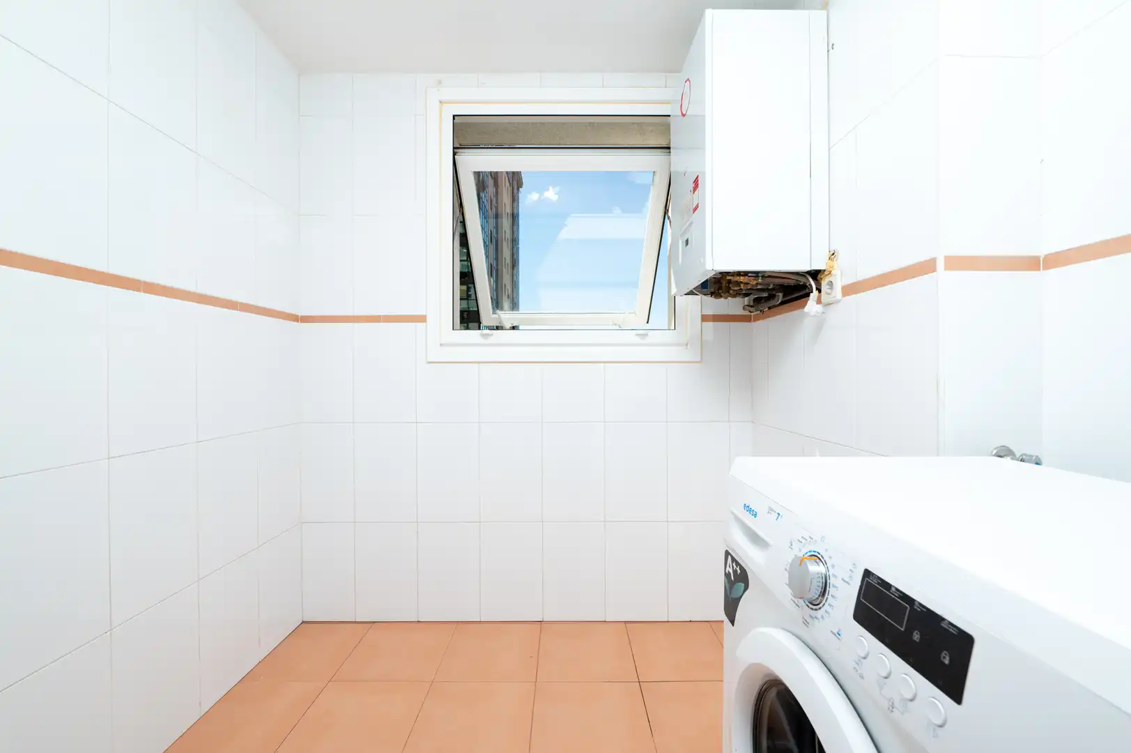 Bathroom of Flat for sale in Ourense Capital   with Storage room