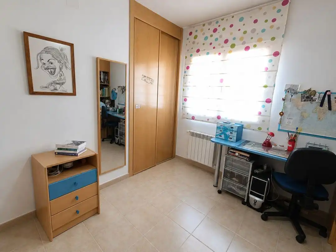 Habitación de Casa o chalet en venta en Villaluenga de la Sagra con Aire acondicionado, Calefacción y Jardín privado