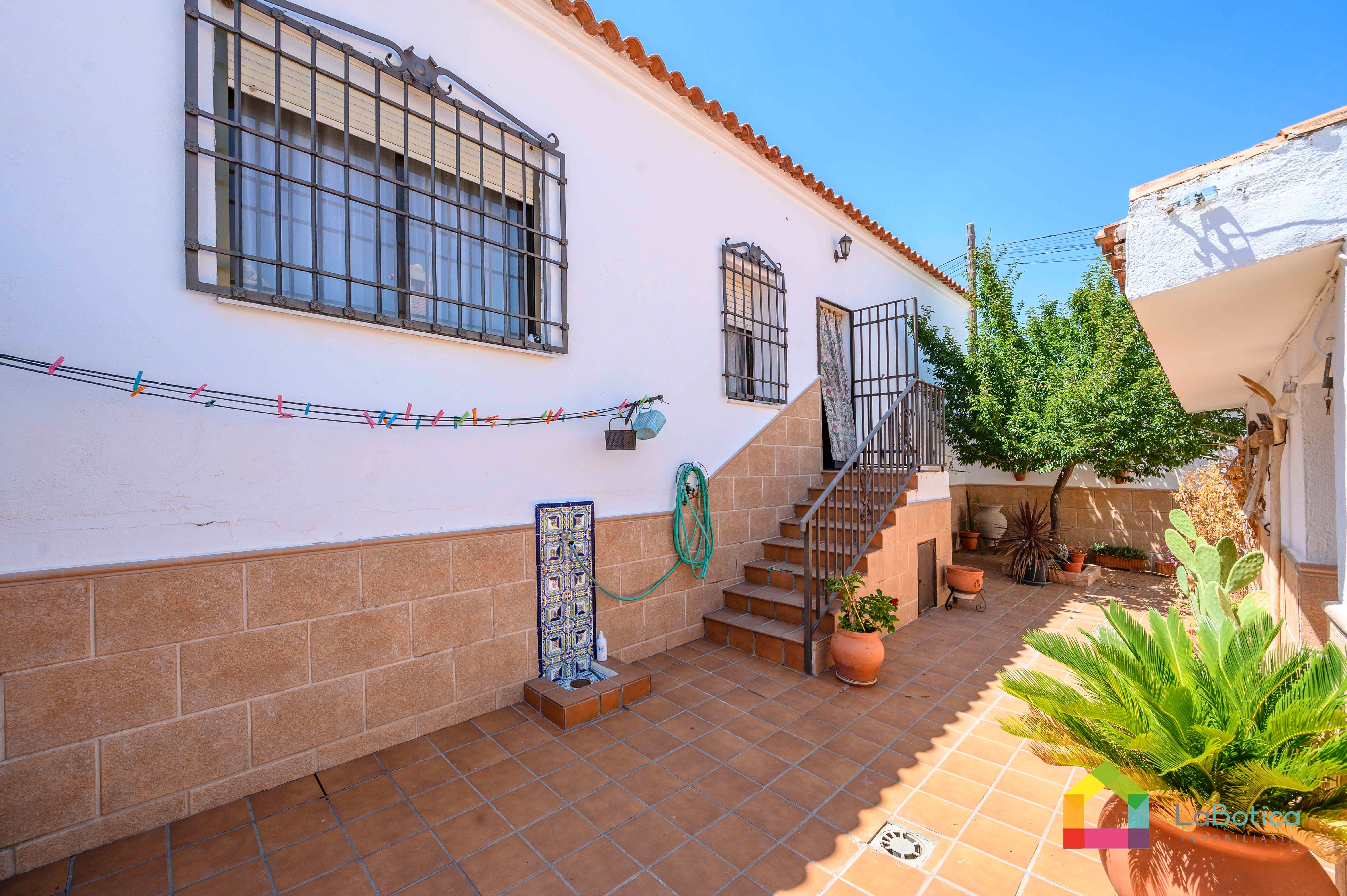 Exterior view of House or chalet for sale in Orgaz  with Air Conditioner, Heating and Private garden