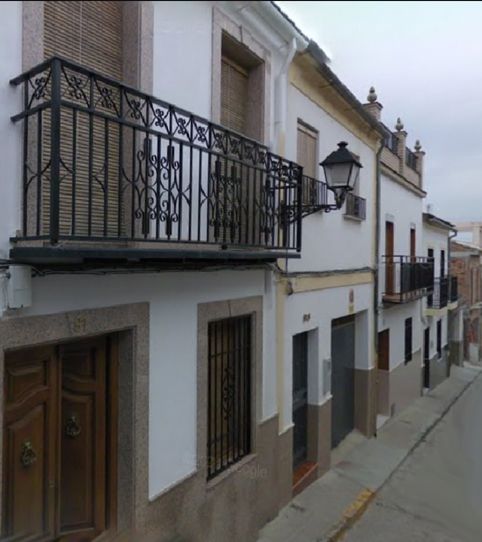 Foto 2 de Casa adosada en venta en C/ Colon , Fernán-Núñez, Córdoba