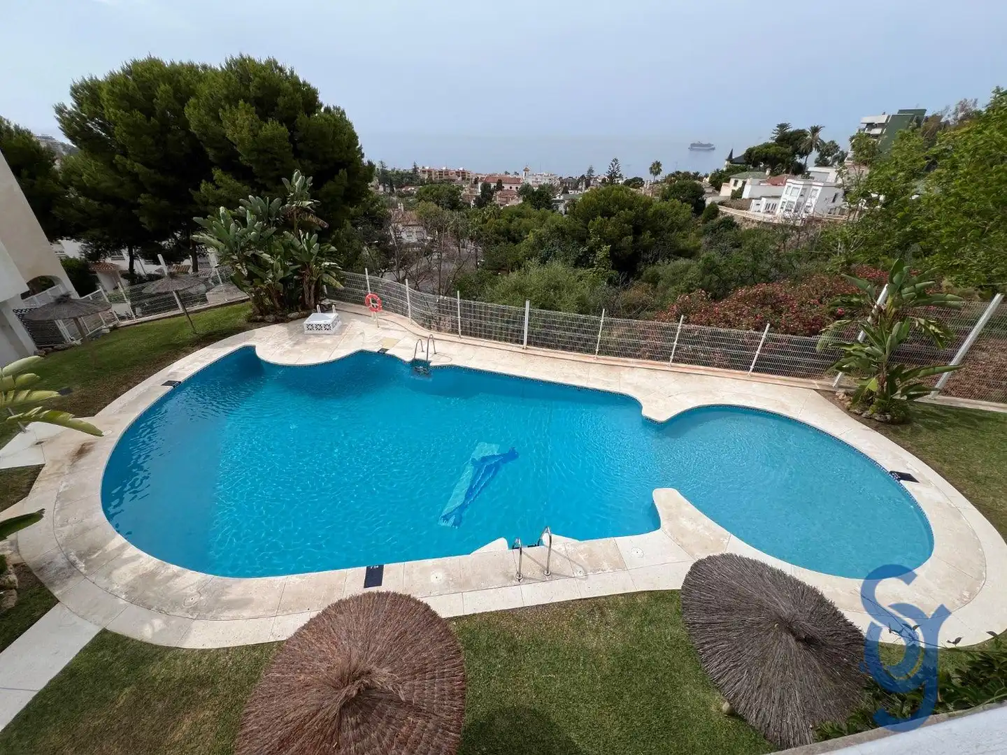 Swimming pool of Detached homes for sale in Málaga  with Air Conditioner, Parquet flooring and Terrace