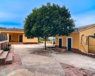 Vista exterior de Finca rústica en venda en Vilamarxant amb Jardí privat, Terrassa i Piscina