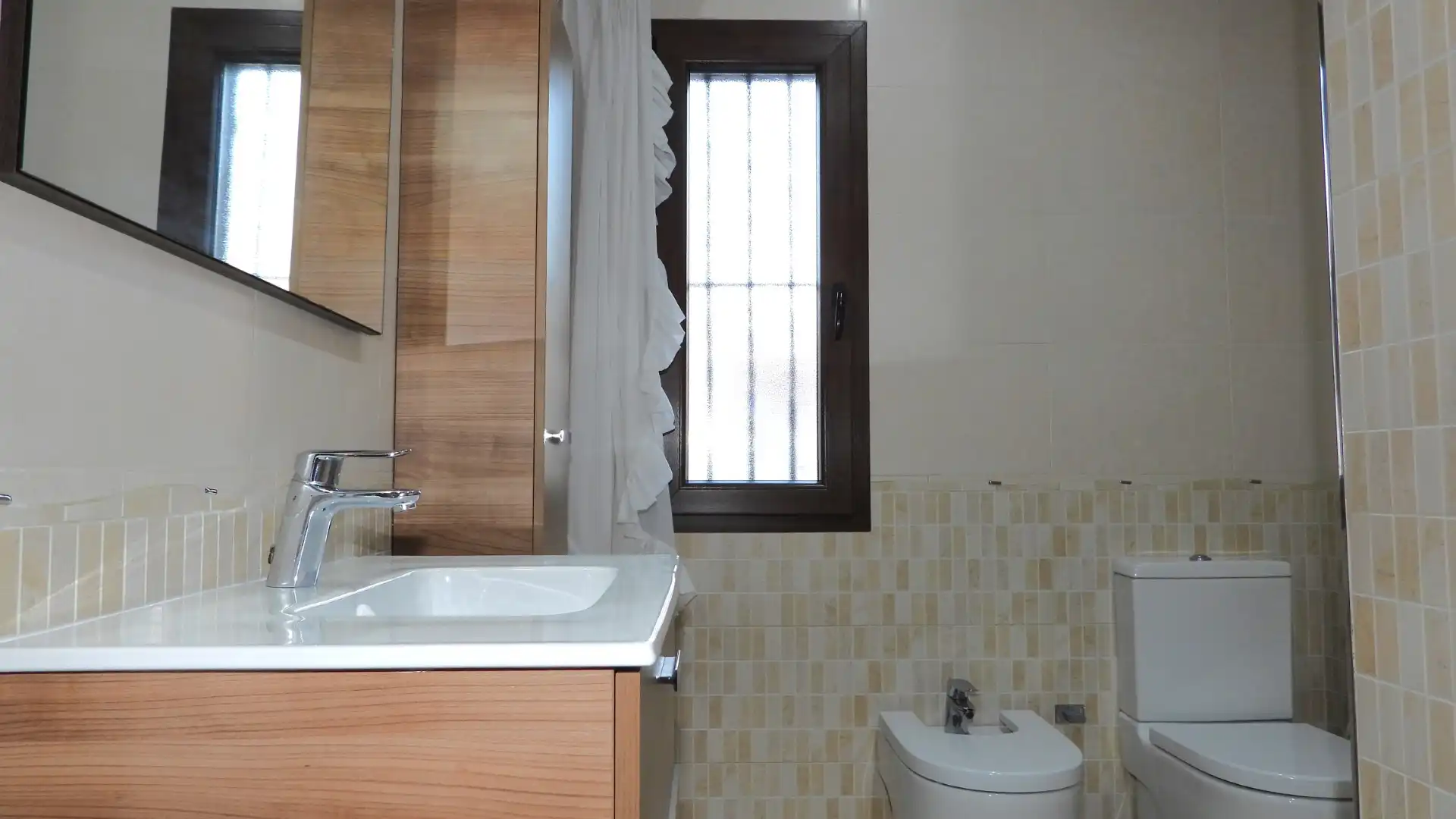 Bany de Apartament en venda en La Manga del Mar Menor amb Aire condicionat, Calefacció i Jardí privat