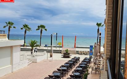 Terrassa de Apartament en venda en Oropesa del Mar / Orpesa amb Terrassa, Piscina i Moblat