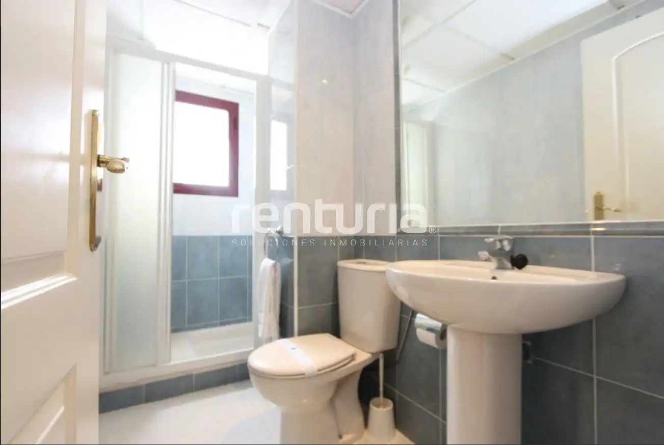 Bathroom of Attic for sale in Calpe / Calp  with Air Conditioner, Terrace and Furnished