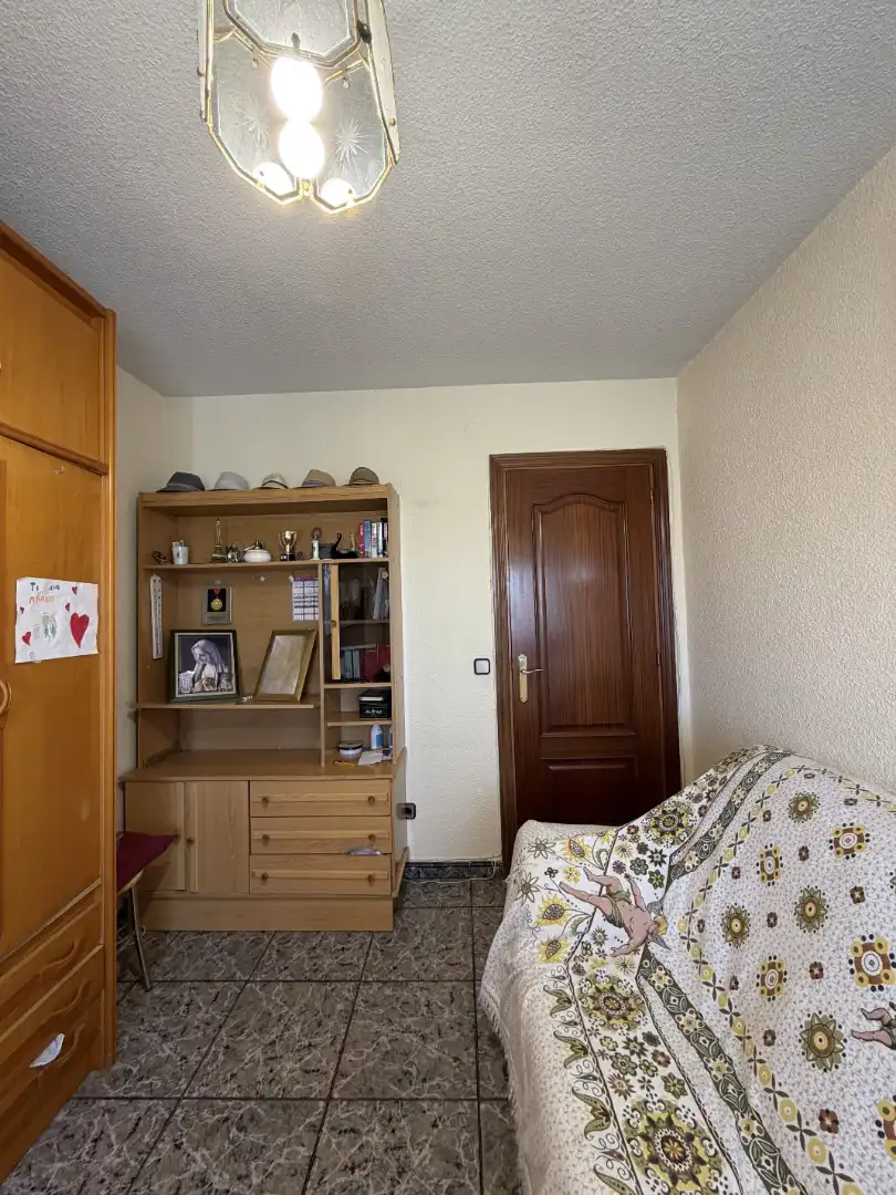 Habitación de Piso en venta en Madrid con Calefacción, Terraza y Amueblado