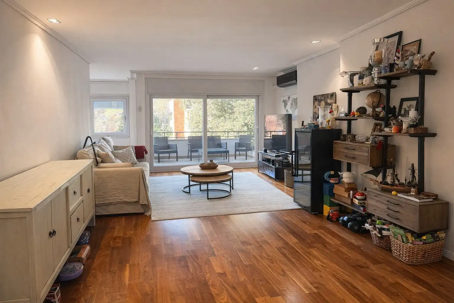 Wohnzimmer von Wohnung zum Verkauf in Sant Cugat del Vallès mit Klimaanlage, Heizung und Parkett