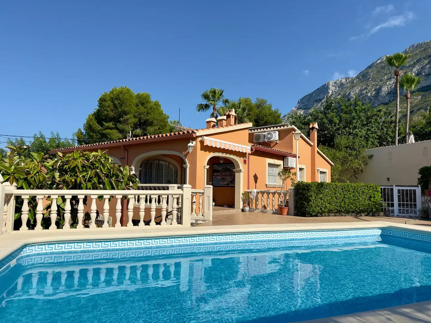 Detached house with pool for sale in El Montgó, imagen 2