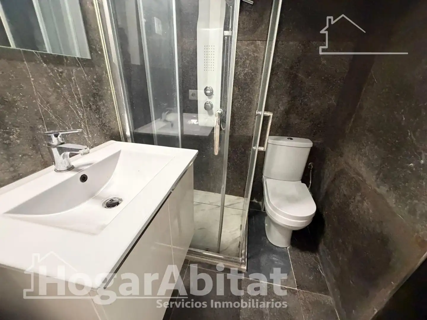 Baño de Piso en venta en Llíria con Aire acondicionado y Balcón