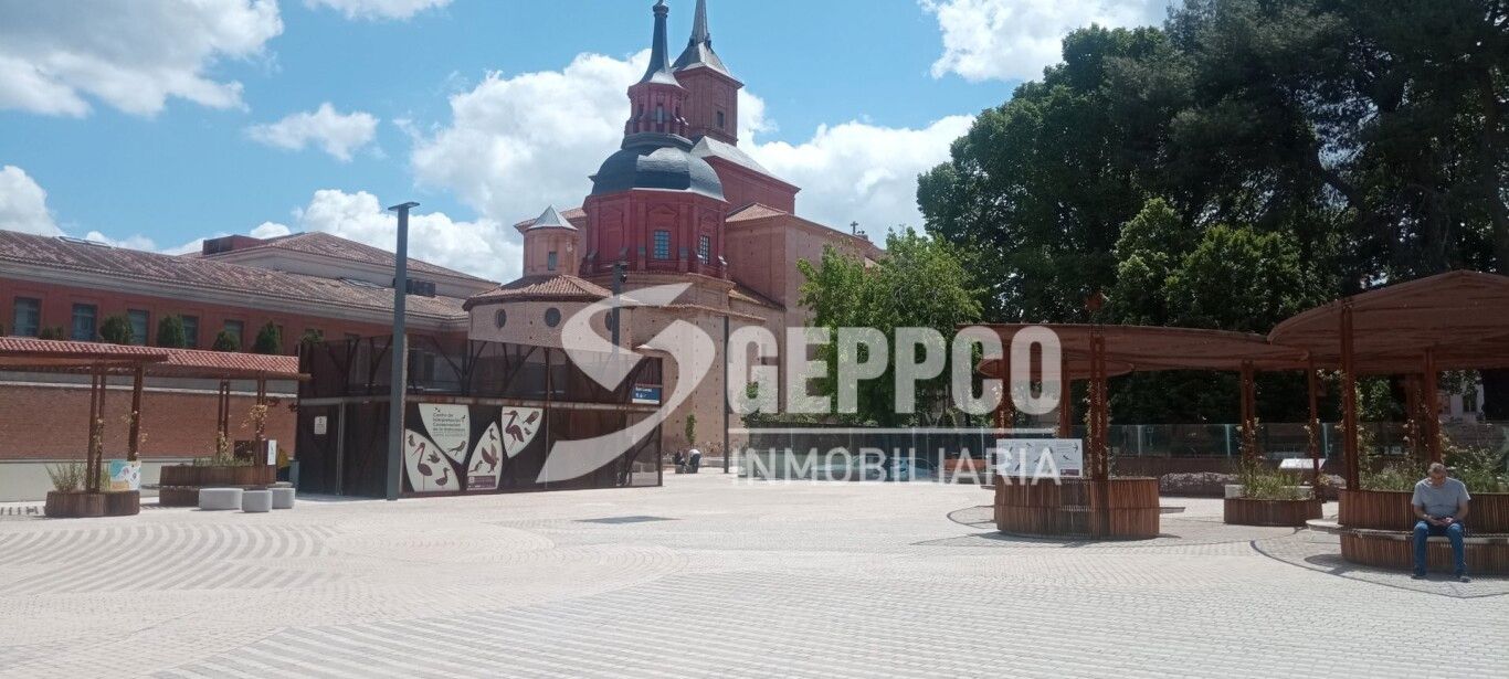 Vista exterior de Pis en venda en Alcalá de Henares amb Calefacció i Terrassa