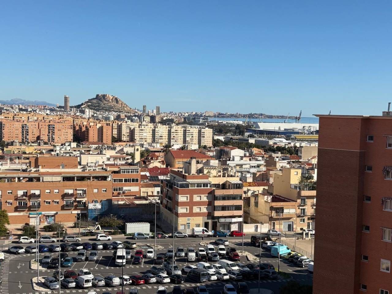 Vista exterior de Pis en venda en Alicante / Alacant amb Calefacció, Terrassa i Traster