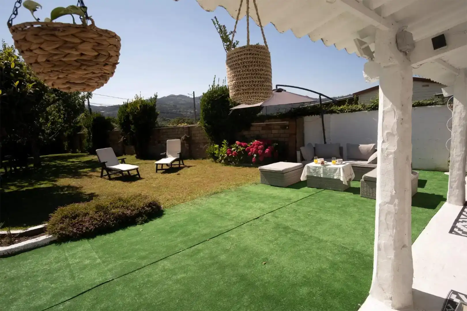 Terrassa de Casa o xalet en venda en Vigo  amb Jardí privat, Parquet i Moblat