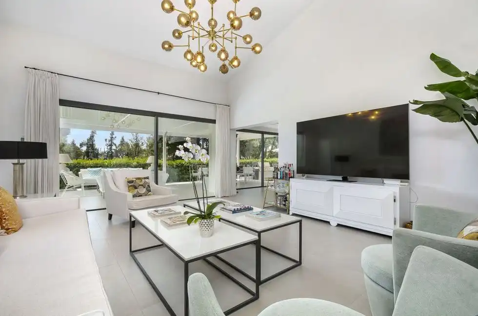 Chalet con jardín en venta en San Pedro de Alcántara, imagen 3
