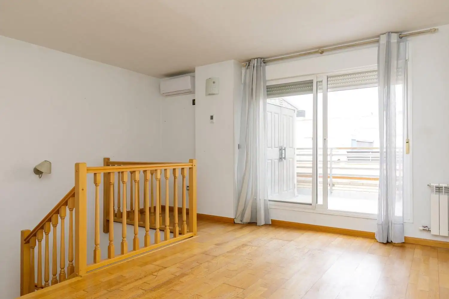 Dormitori de Casa adosada en venda en María de Huerva amb Calefacció, Jardí privat i Terrassa