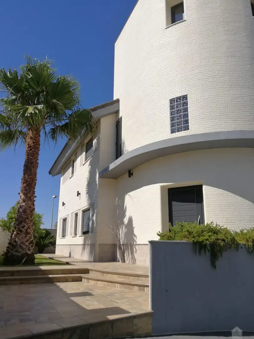 Casa o chalet de alquiler en Arenal - La Pólvora