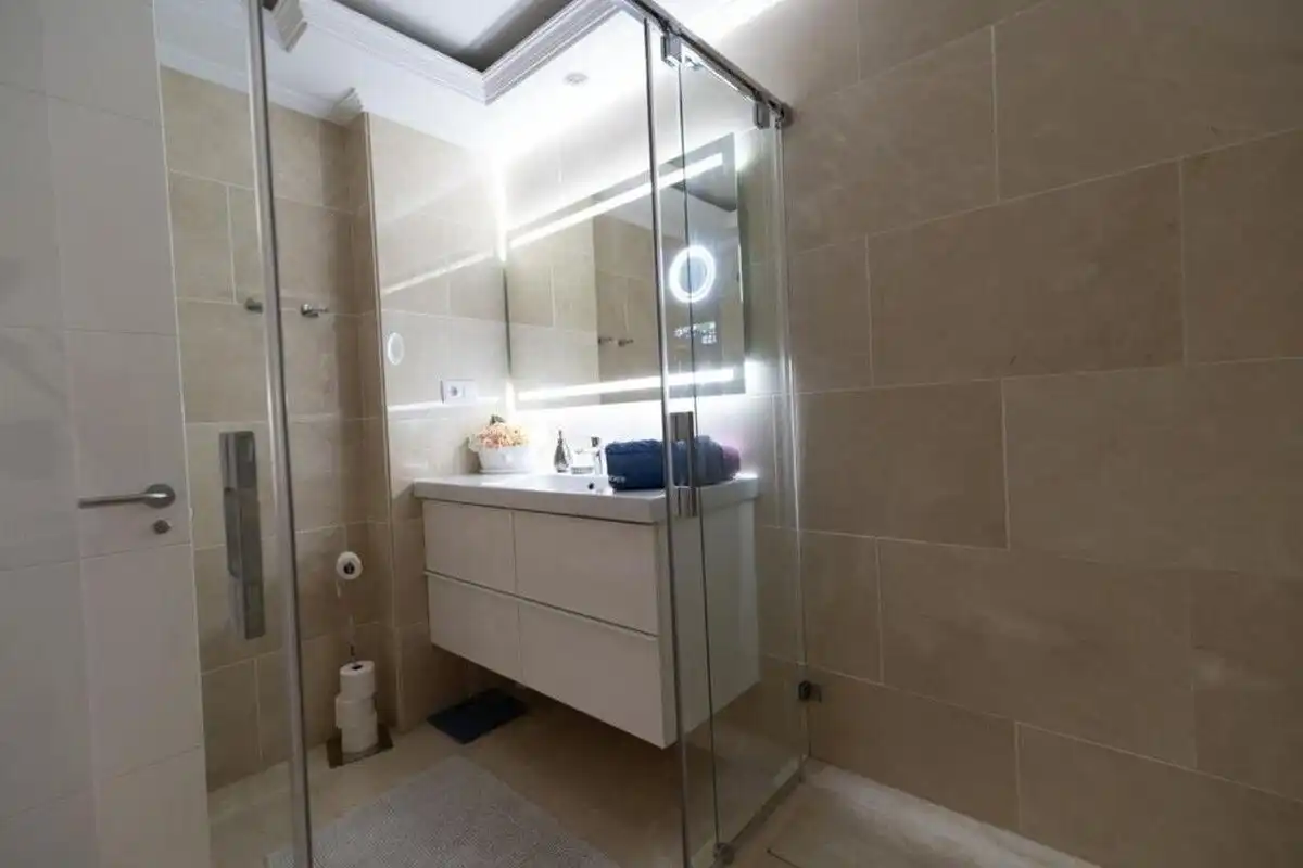 Badezimmer von Wohnungen zur Miete in Manilva mit Klimaanlage, Heizung und Terrasse