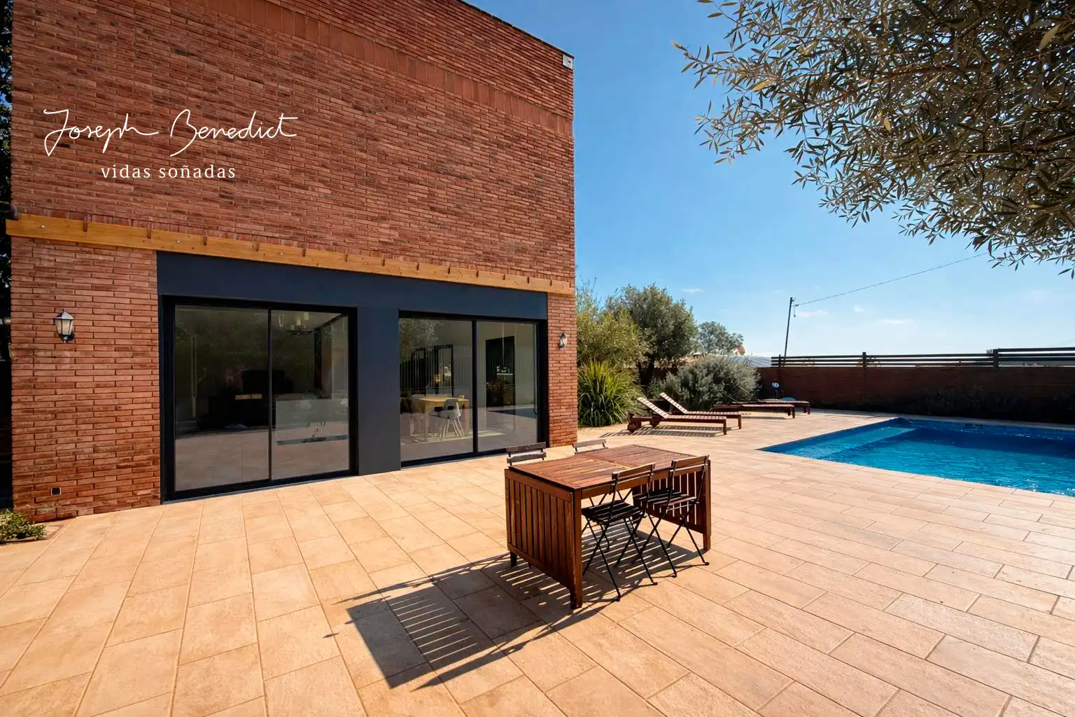 Terrassa de Casa o xalet en venda en Castelldefels amb Aire condicionat, Calefacció i Jardí privat