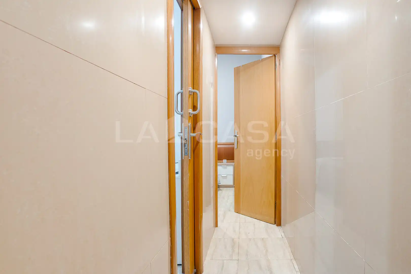 Ground floor for sale in Barcelona  with Heating