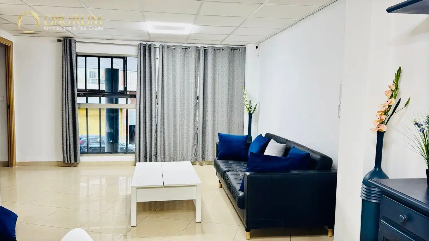 Sala de estar de Oficina en venta en Quart de Poblet con Aire acondicionado, Terraza y Amueblado