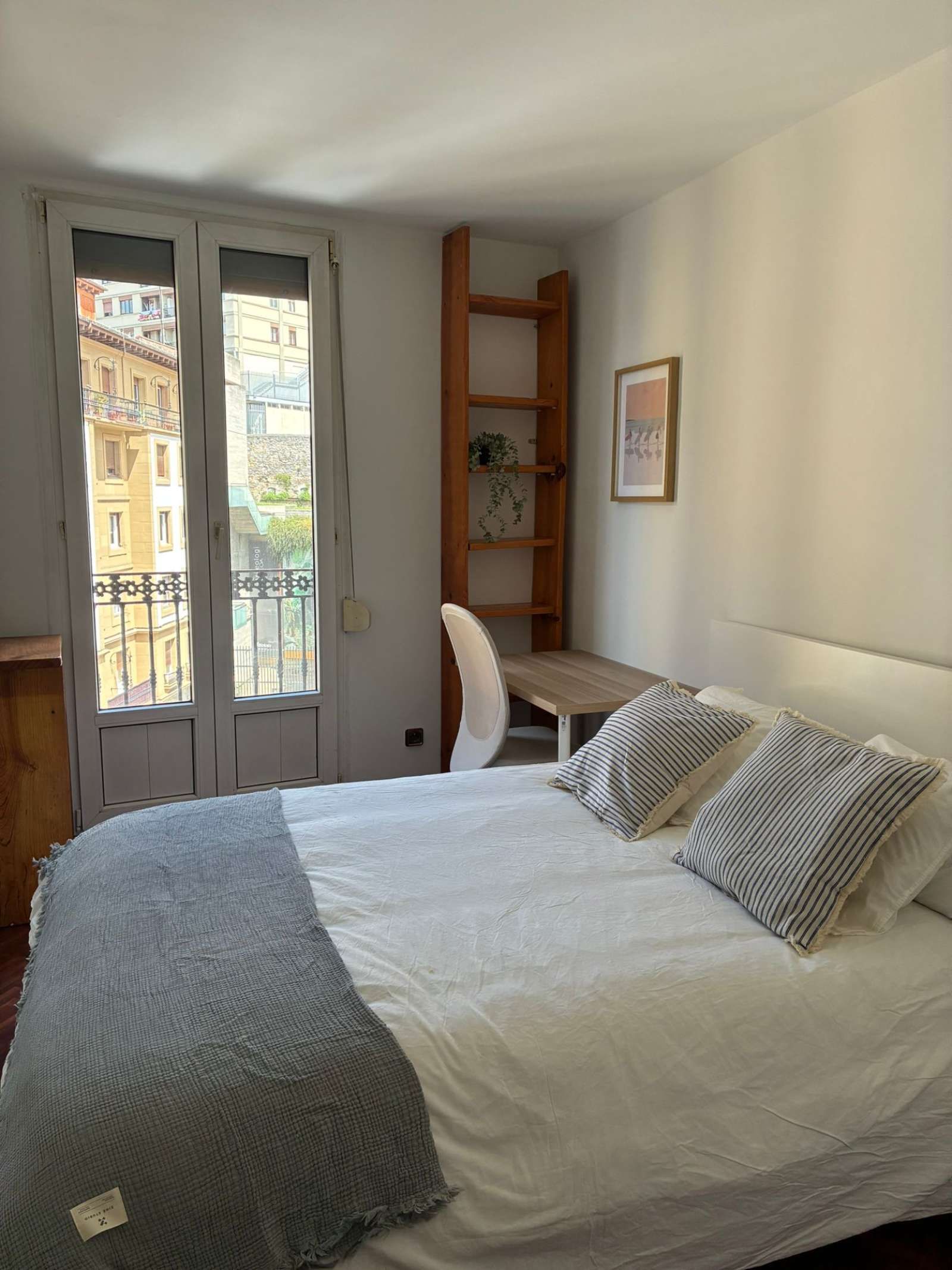 Bedroom of Flat to share in Bilbao   with Air Conditioner, Heating and Terrace