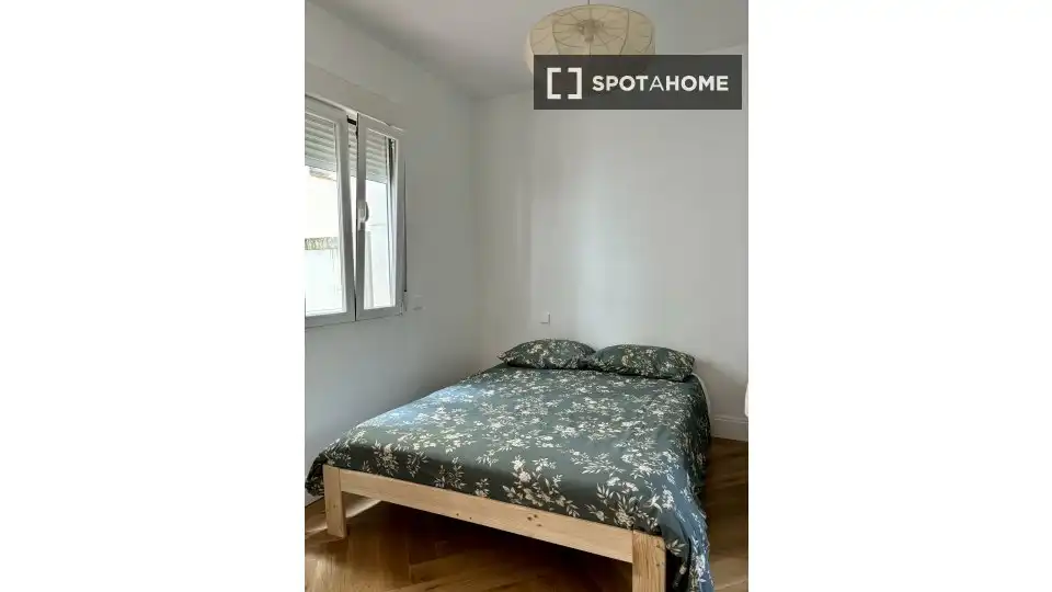 Room in Ríos Rosas - Nuevos Ministerios