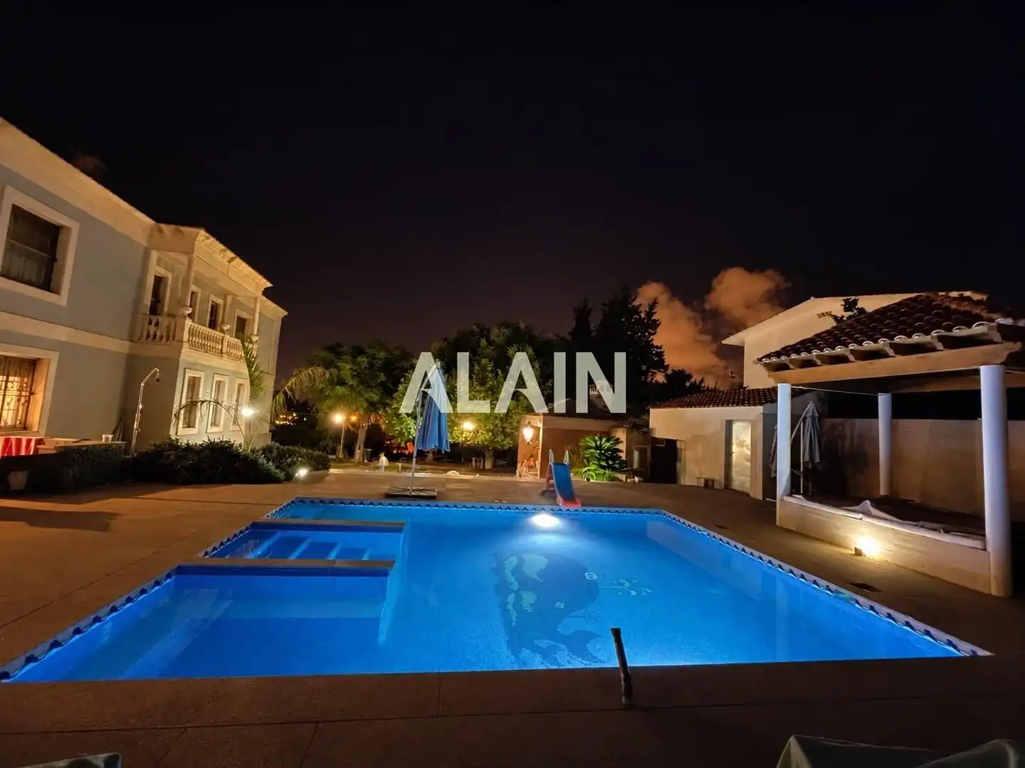 House with garden for sale in Garbinet - Vistahermosa
