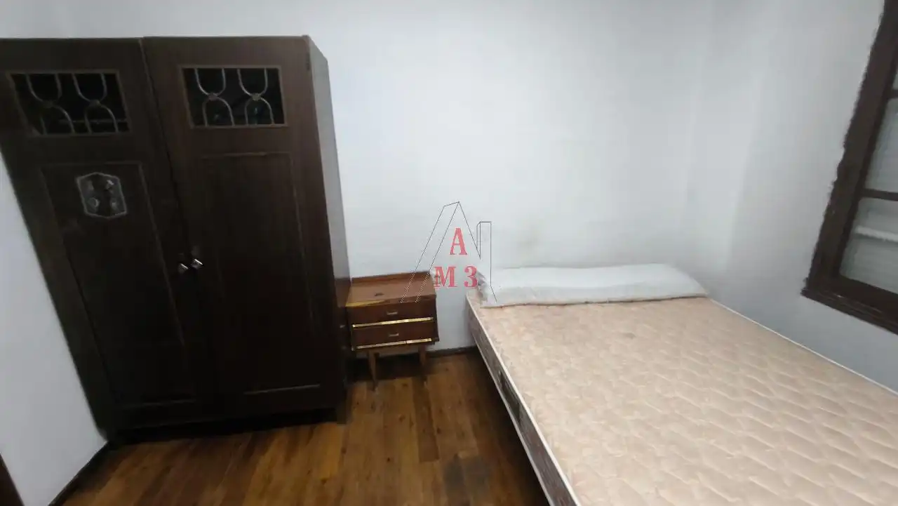 Habitación de Casa o chalet en venta en León Capital  con Calefacción y Trastero