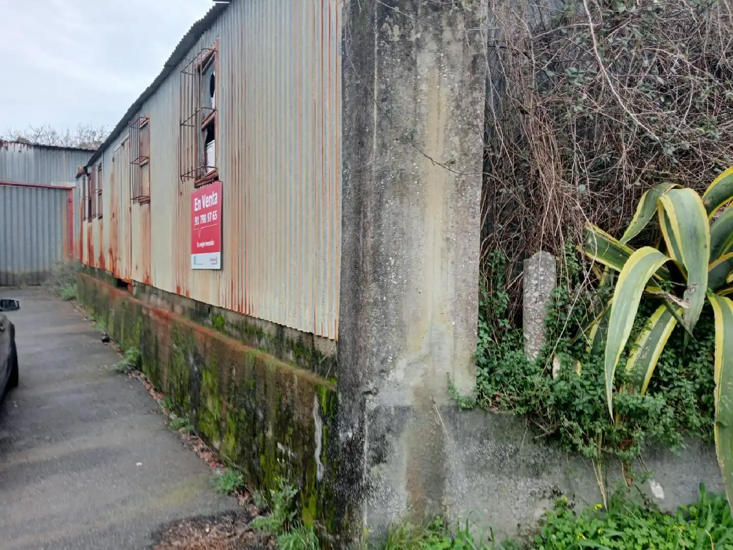Exterior view of Industrial buildings for sale in Cee