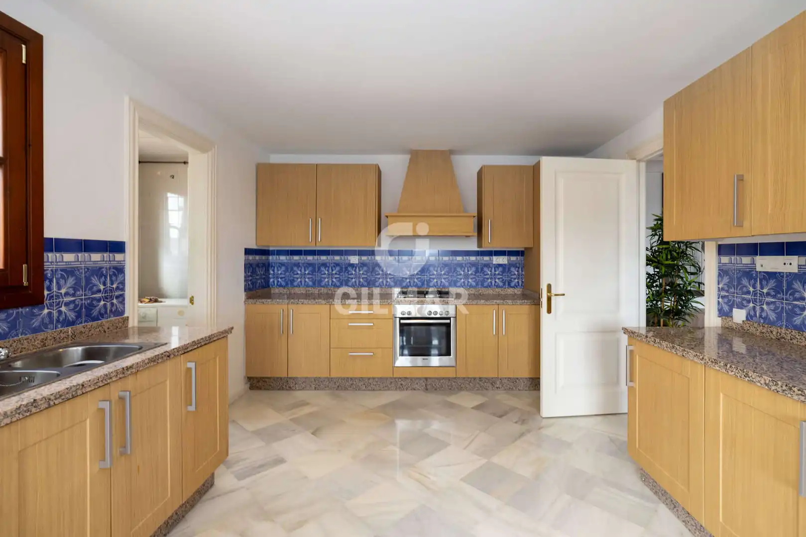 Cocina de Casa adosada en venta en Benahavís con Calefacción y Piscina