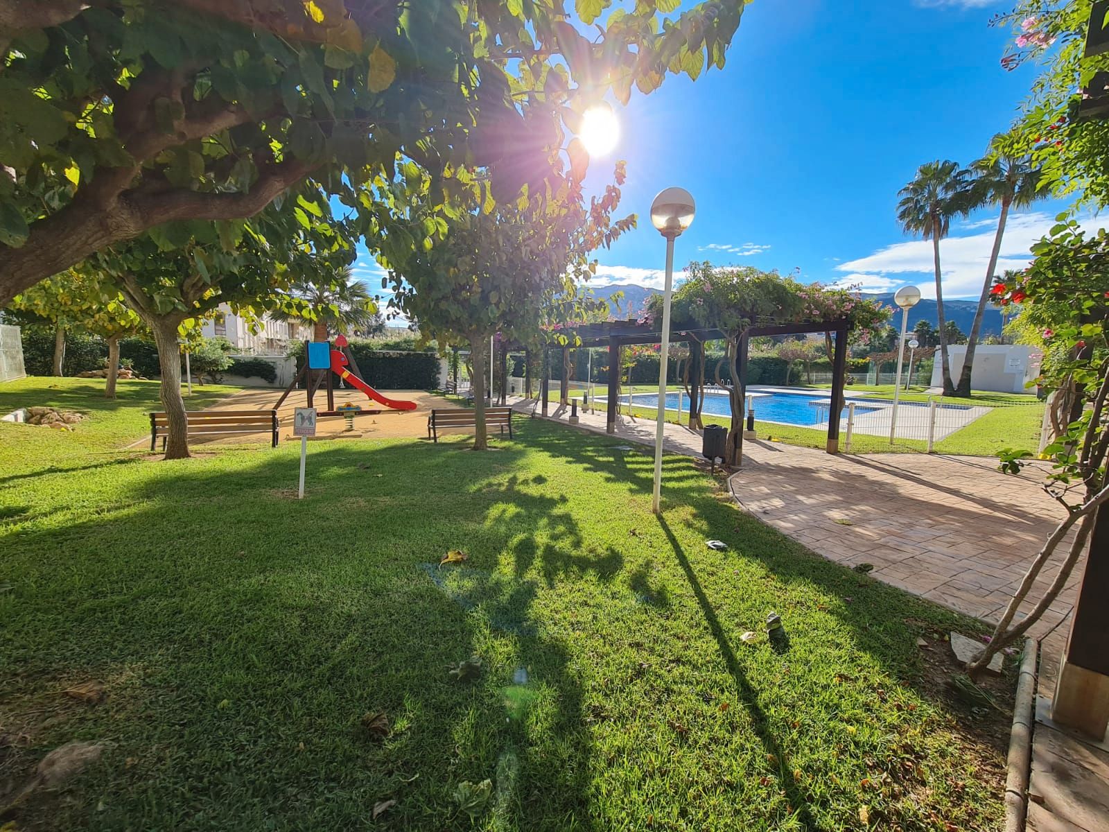 Vista exterior de Àtic en venda en Dénia amb Aire condicionat, Calefacció i Terrassa