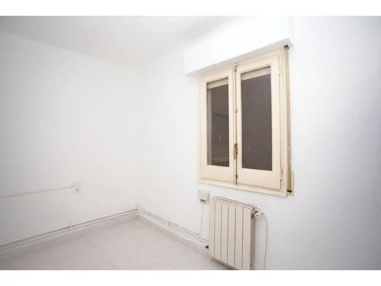 Bedroom of Flat for sale in Girona  with Heating