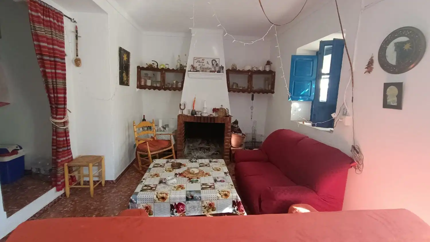 Sala d'estar de Finca rústica en venda en Guaro amb Calefacció, Terrassa i Traster