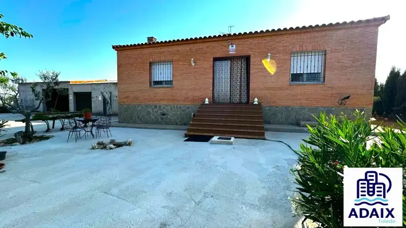 Vista exterior de Finca rústica en venda en Gálvez amb Aire condicionat