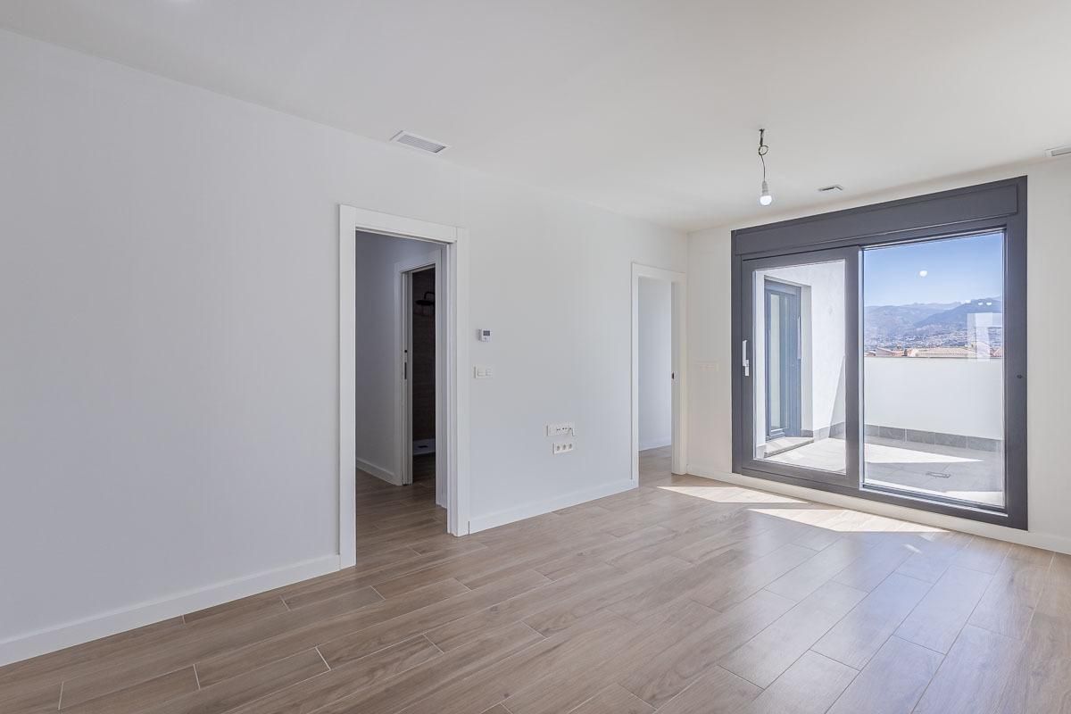 Attic for sale in Poniente