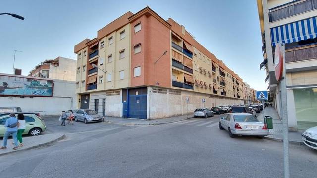 Local comercial en Venta en Calle Cerámica en Cañero