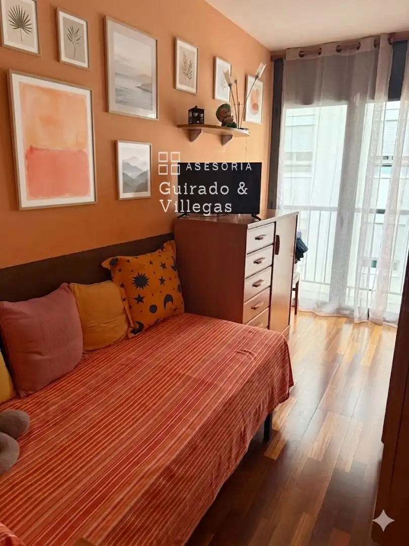 Schlafzimmer von Wohnung zum Verkauf in Barcelona mit Klimaanlage und Terrasse