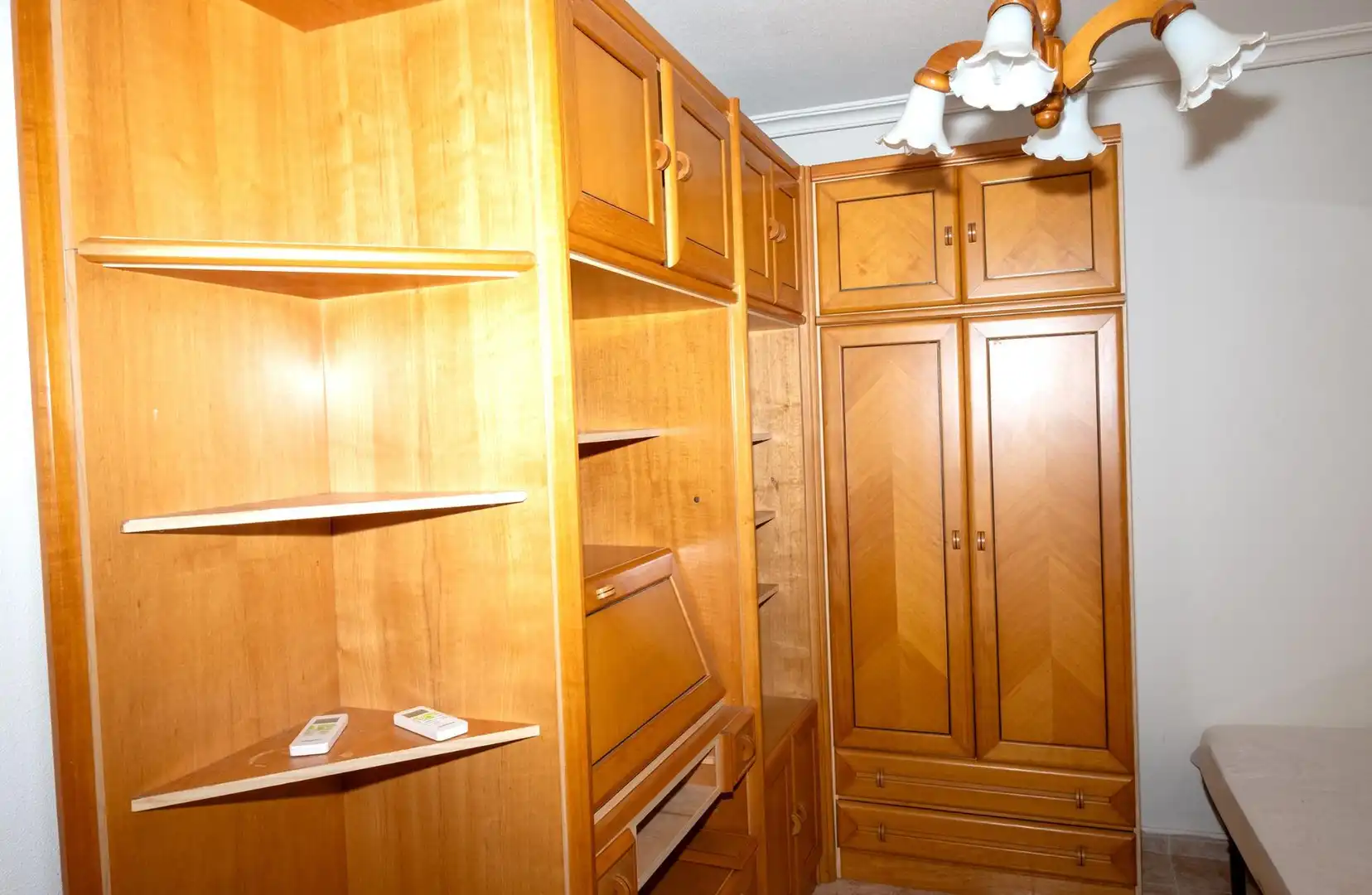 Habitación de Casa adosada en venta en Torrevieja con Aire acondicionado, Calefacción y Jardín privado