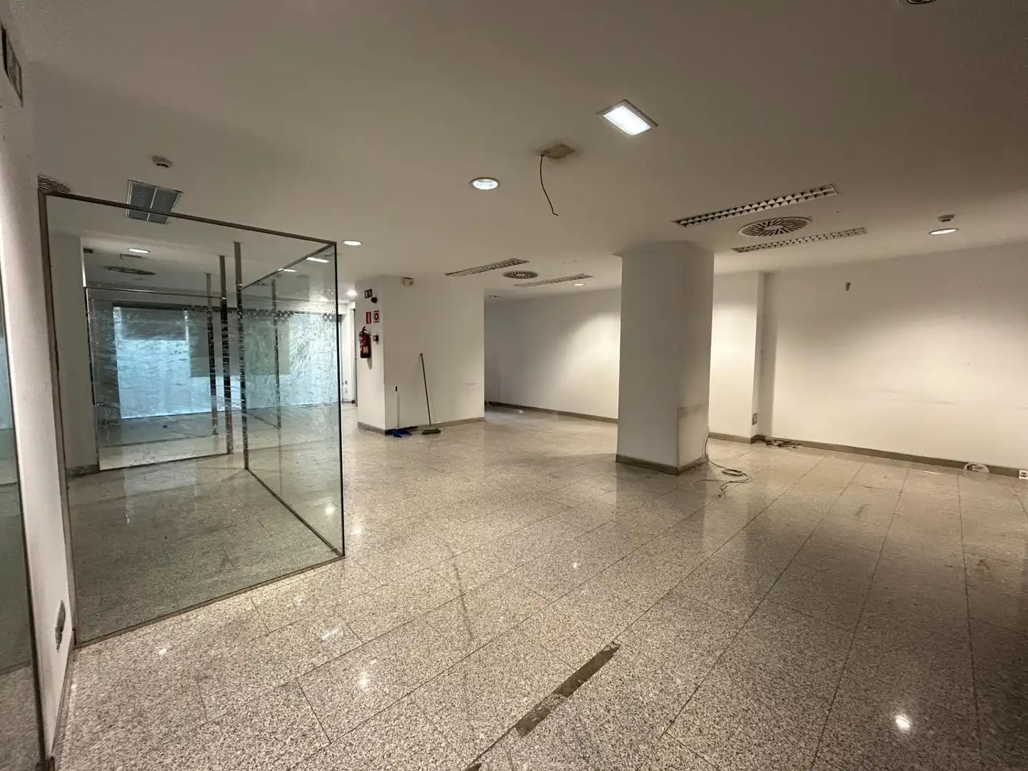 Local comercial de lloguer a Paseo del Doctor Fernández Iparraguirre, imagen 3