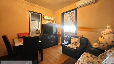 Foto 2 de Pis en venda a El Camp de l'Arpa del Clot, Barcelona