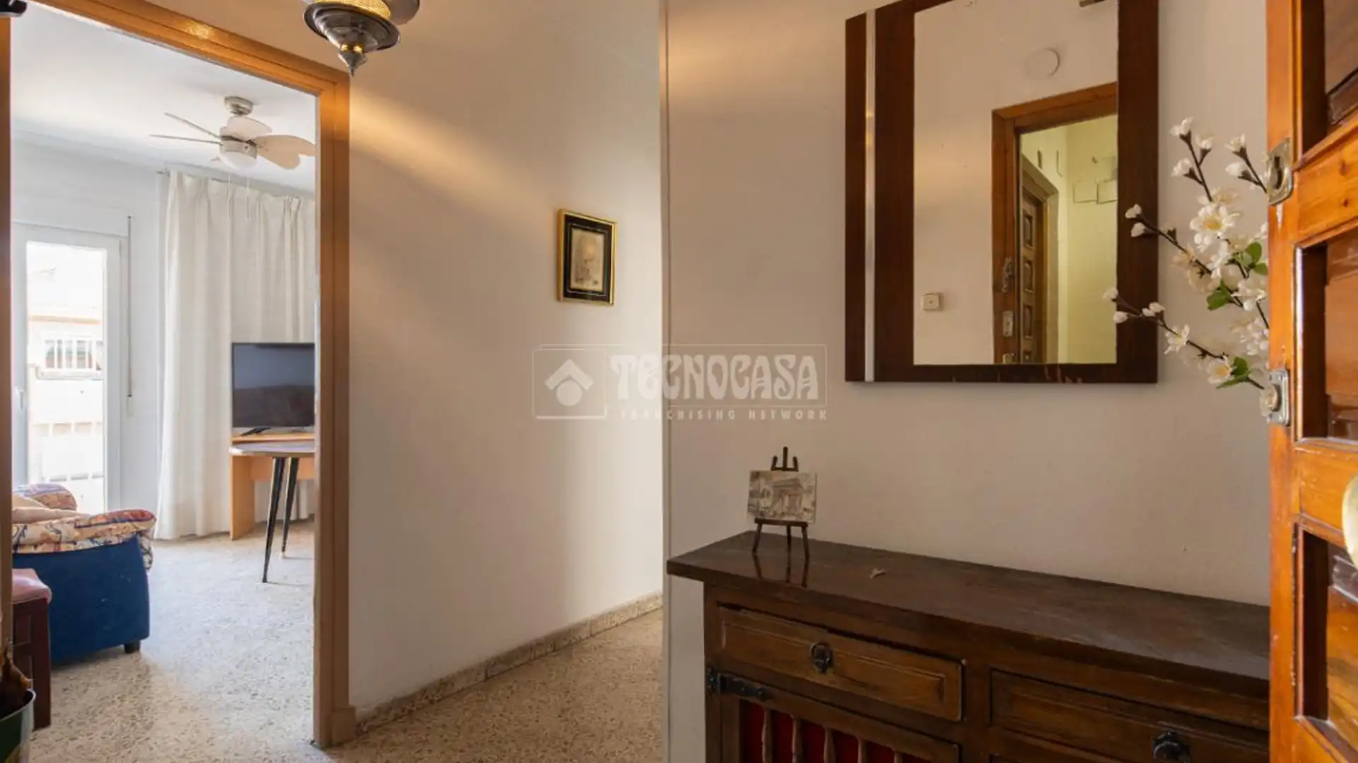 Flat for sale in  Granada Capital  with Terrace and Balcony