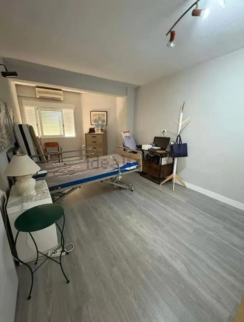 Habitación de Piso en venta en Valencia con Aire acondicionado, Amueblado y Horno