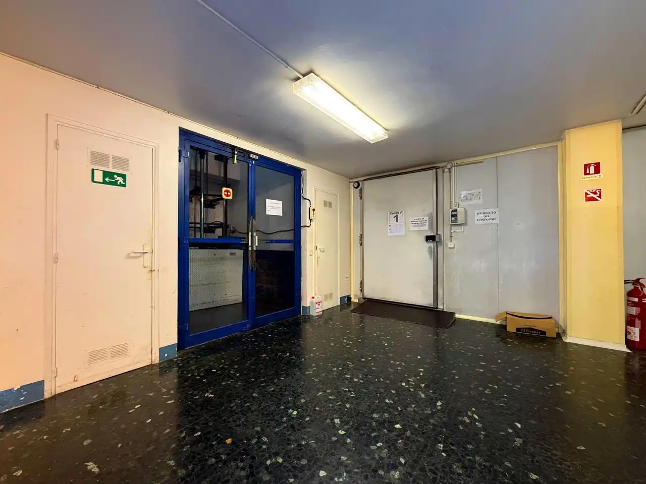 Local comercial en venta en Carrer de Joaquim Ruyra, imagen 24