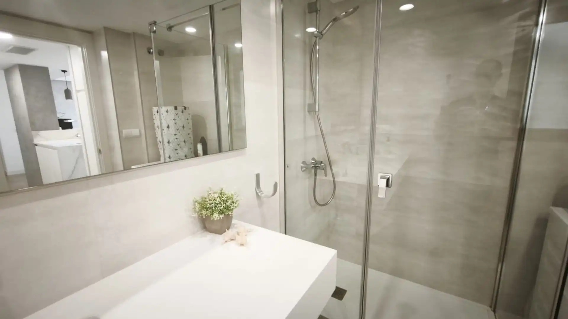 Baño de Piso en venta en Málaga con Aire acondicionado, Calefacción y Terraza