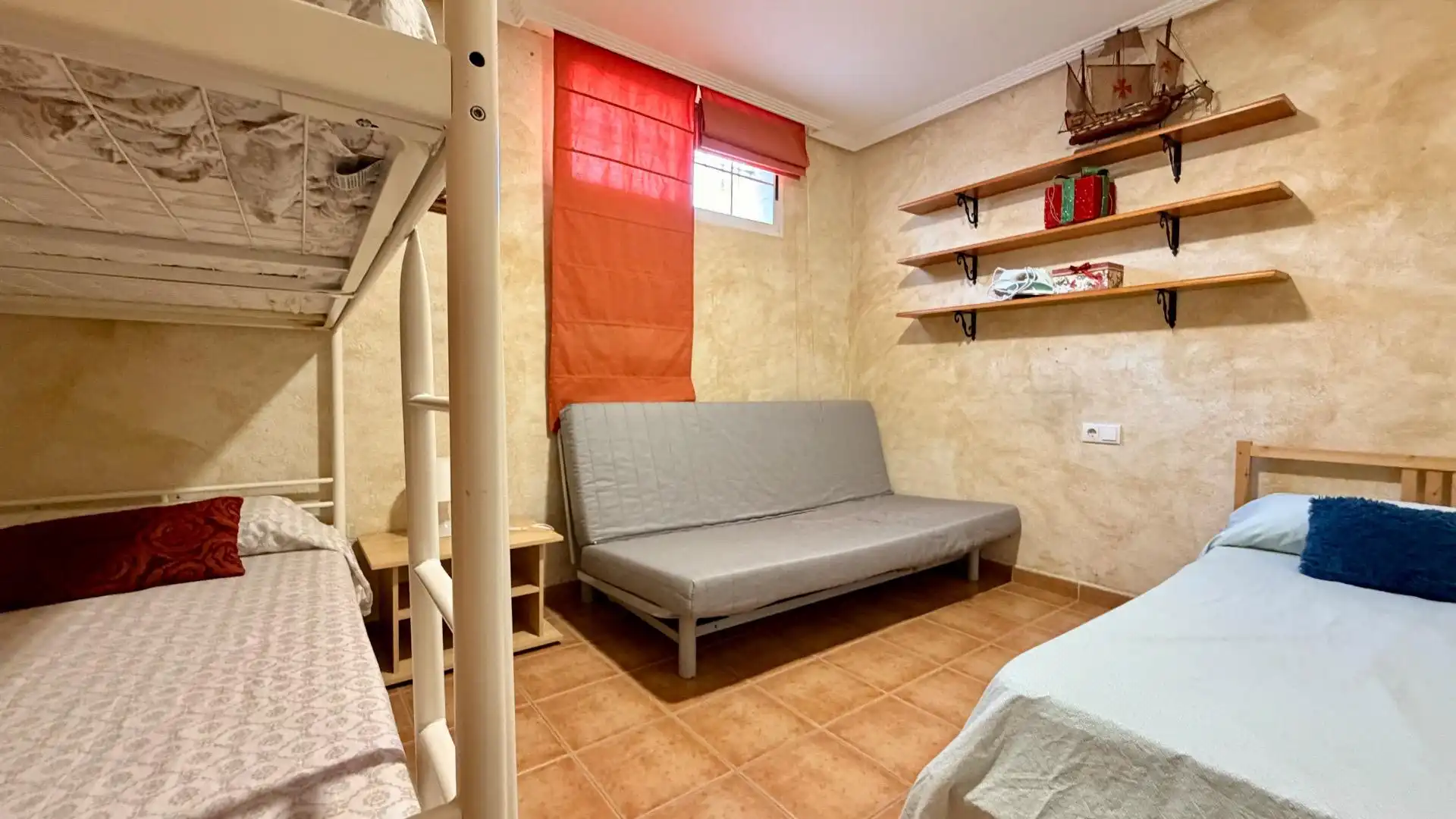 Bedroom of Houses for sale in Elche / Elx  with Air Conditioner, Heating and Terrace