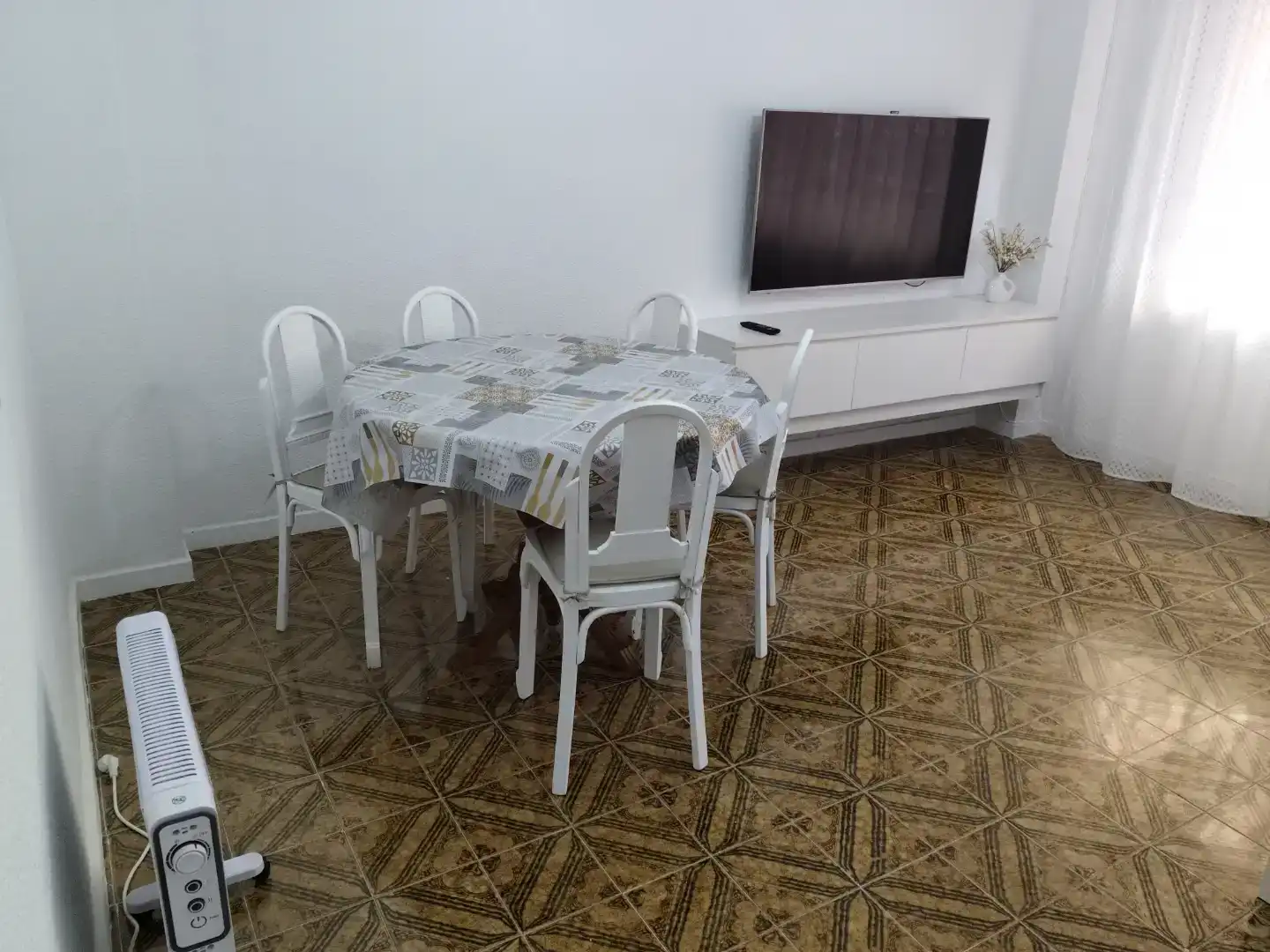 Esszimmer von Wohnung zur Miete in Utiel mit Möbliert, Ofen und Waschmaschine