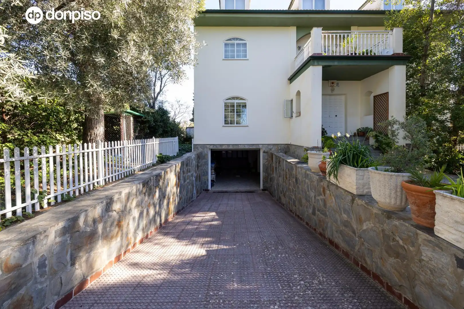 Vista exterior de Casa o chalet en venta en Atarfe con Calefacción, Jardín privado y Terraza