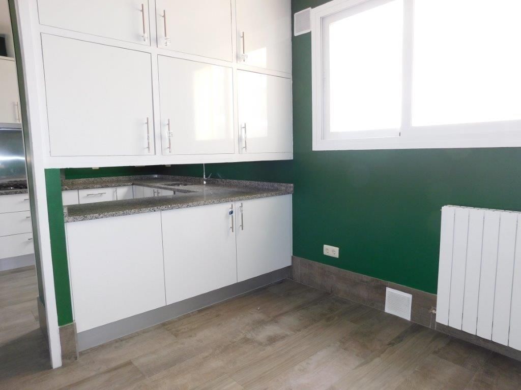 Cuina de Àtic de lloguer en  Madrid Capital amb Aire condicionat, Calefacció i Terrassa