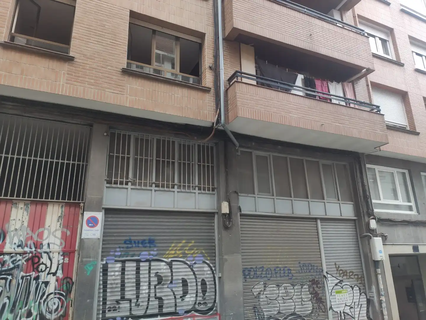 Vista exterior de Local en venda en Bilbao  amb Calefacció i Moblat